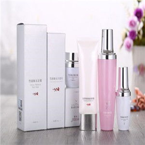 領(lǐng)美化妝品加盟優(yōu)勢 把握美妝行業(yè)機(jī)遇，共創(chuàng)財(cái)富未來